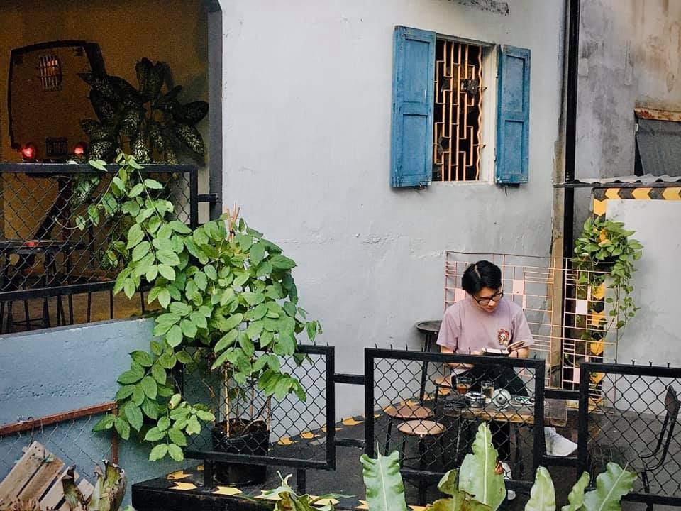 vintage cafes da nang - nha xuong 