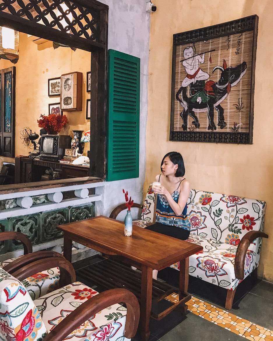 vintage cafes da nang - xiu cafe indoor