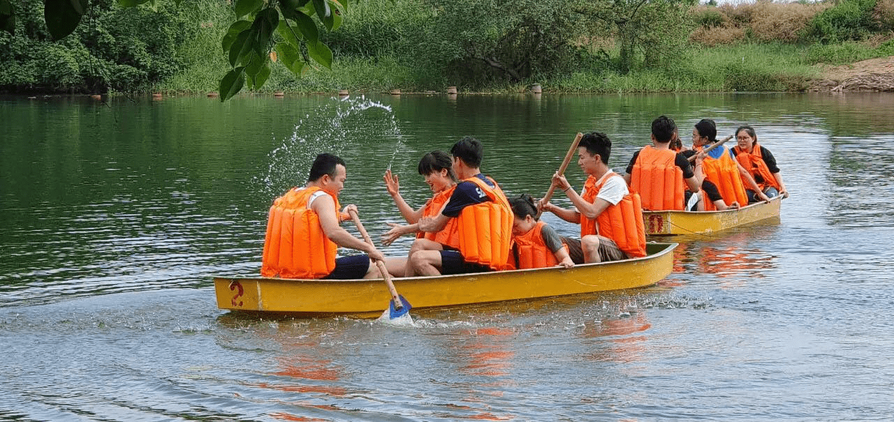 Things to do at Bò Cạp Vàng Ecological Park - Canoe