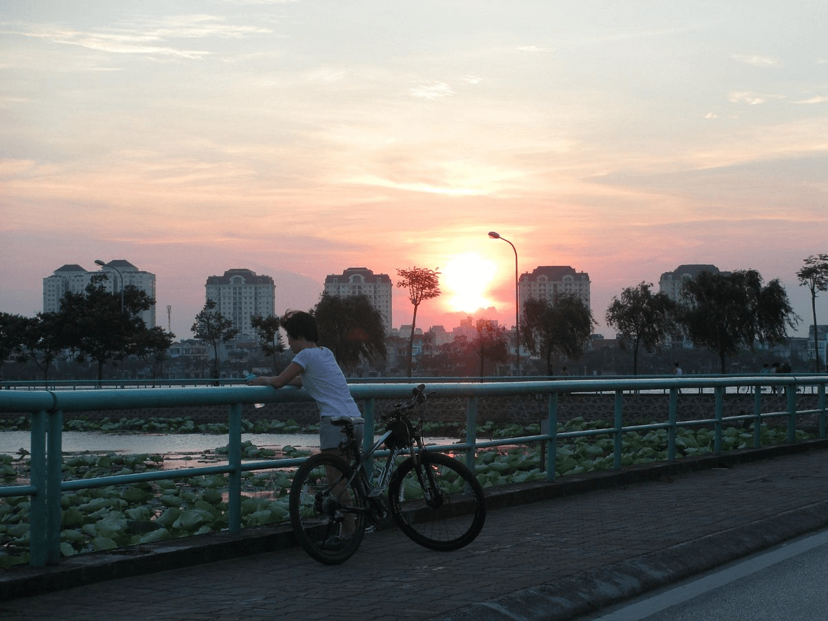 places to cycle in Hanoi - tay ho lake bicycle