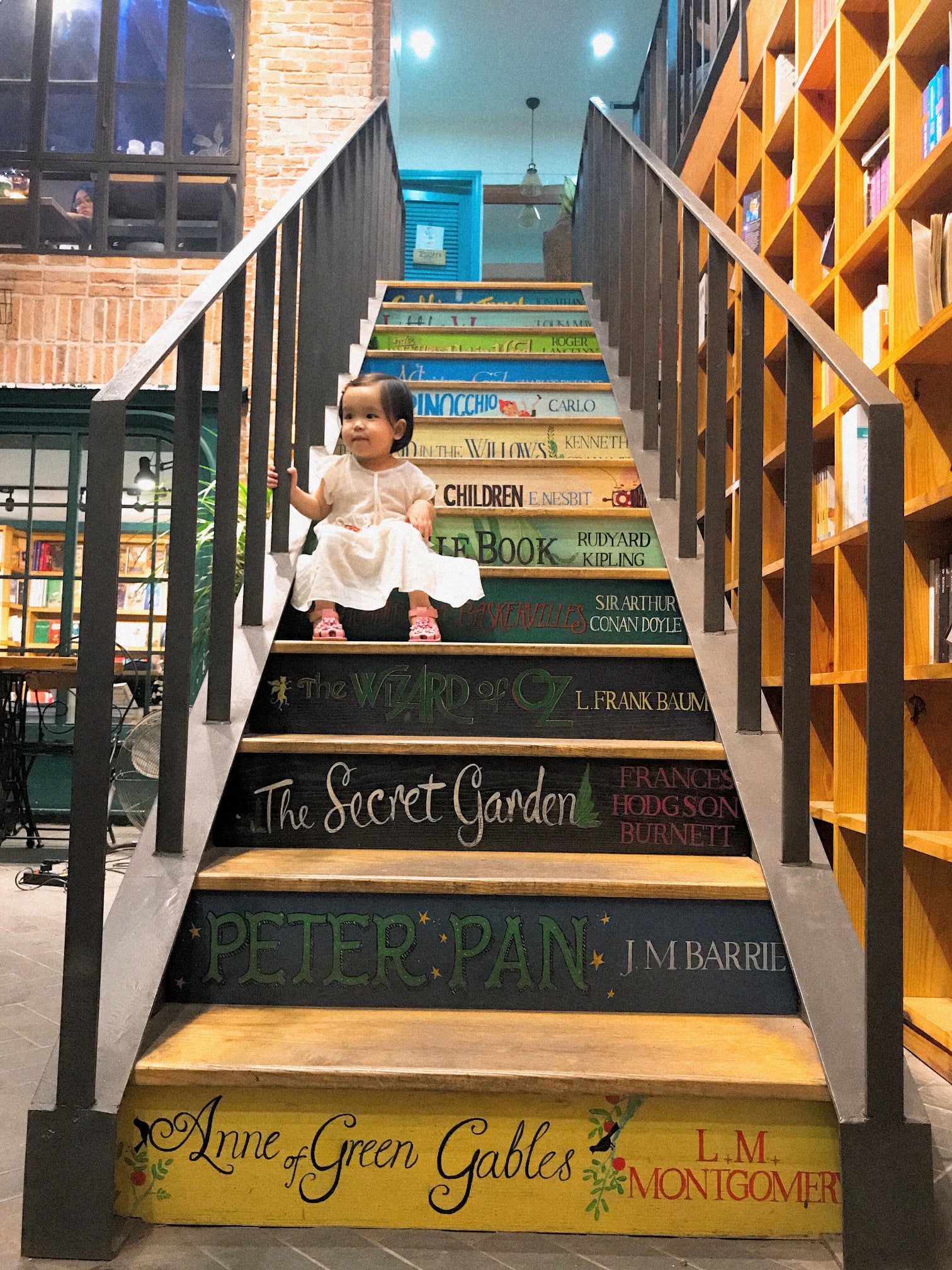 Nha Nam Books N' Coffee - Book stairs