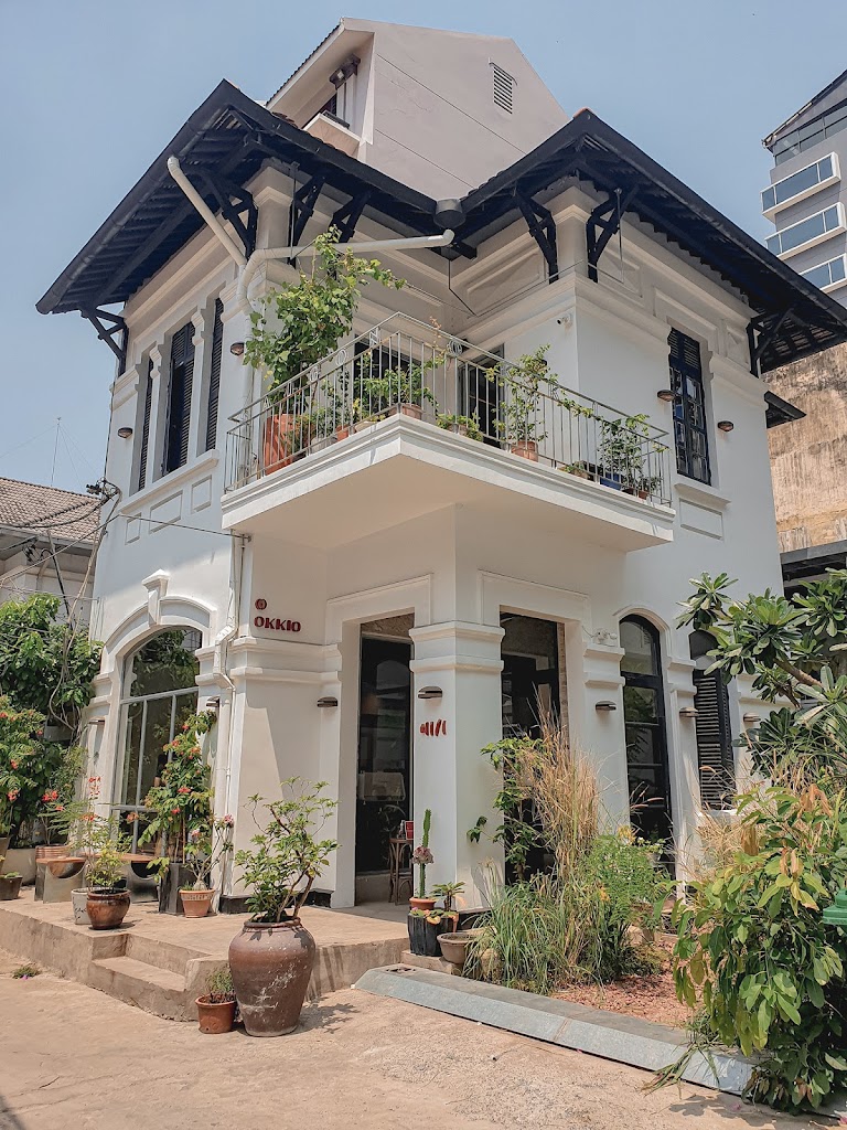 Okkio Duy Tân - Saigon Café With Indochine And Bauhaus Architecture