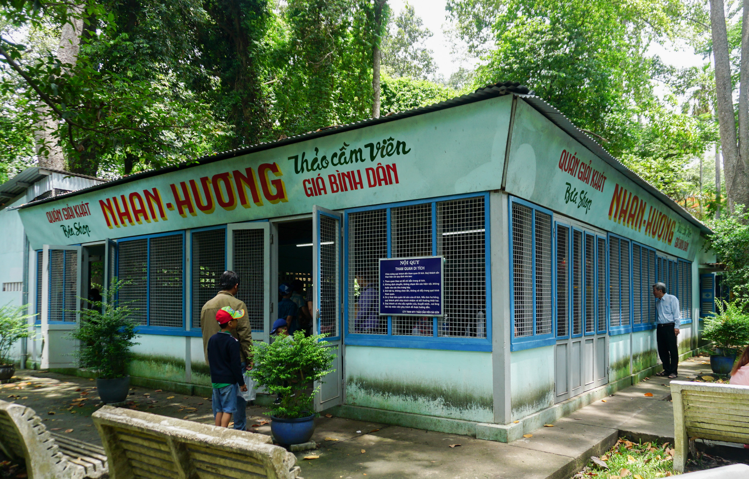 Nhan Huong Cafeteria