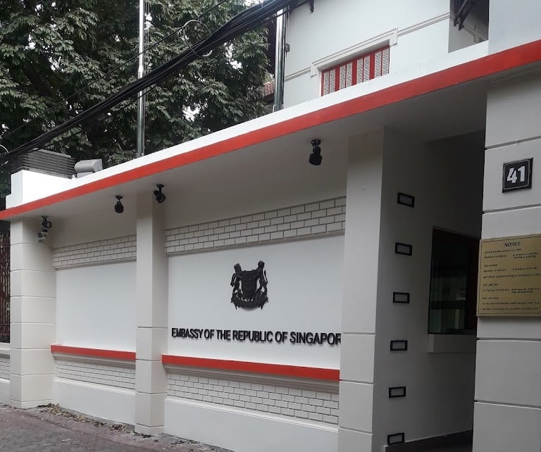 singapore embassy in hanoi