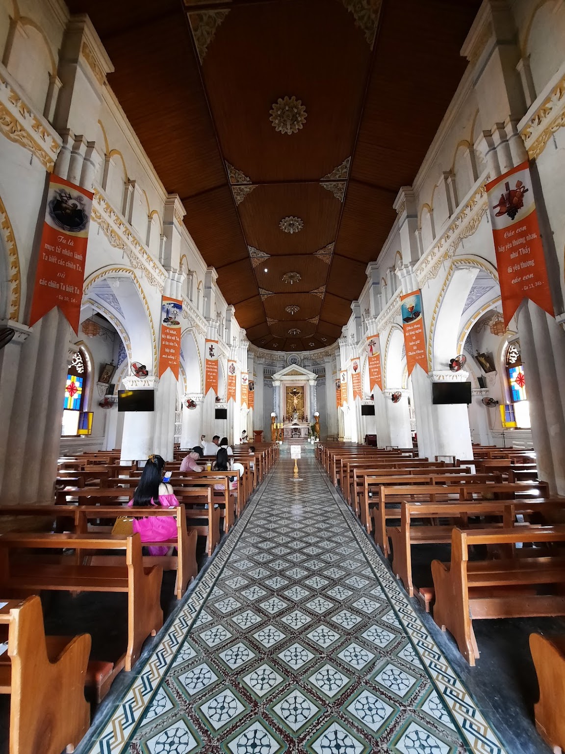 Mang Lang Church - Interior