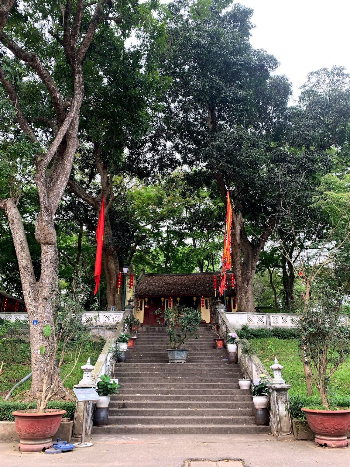 Nung Mountain Temple