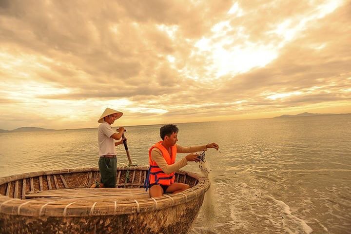 danang hotels - naman retreat boat