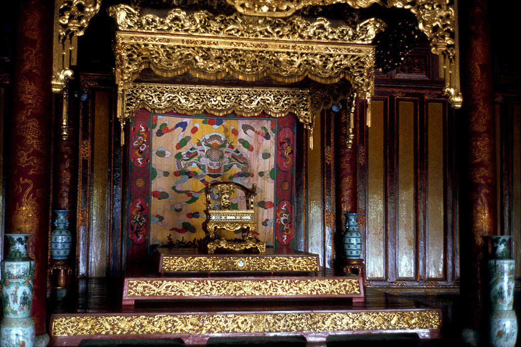 Throne in Thai Hoa