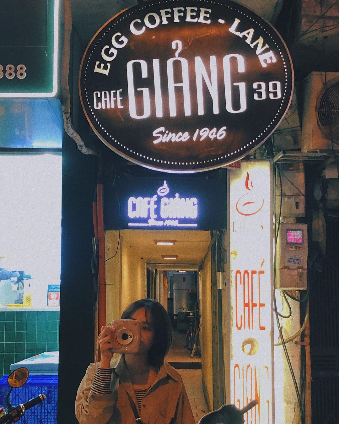 hanoi ultimate guide - cafe giảng
