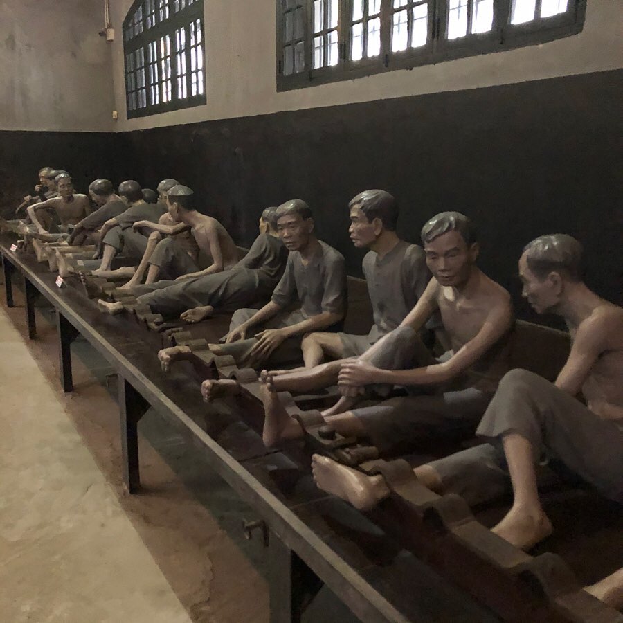 hoa lo prison prisoner mannequins