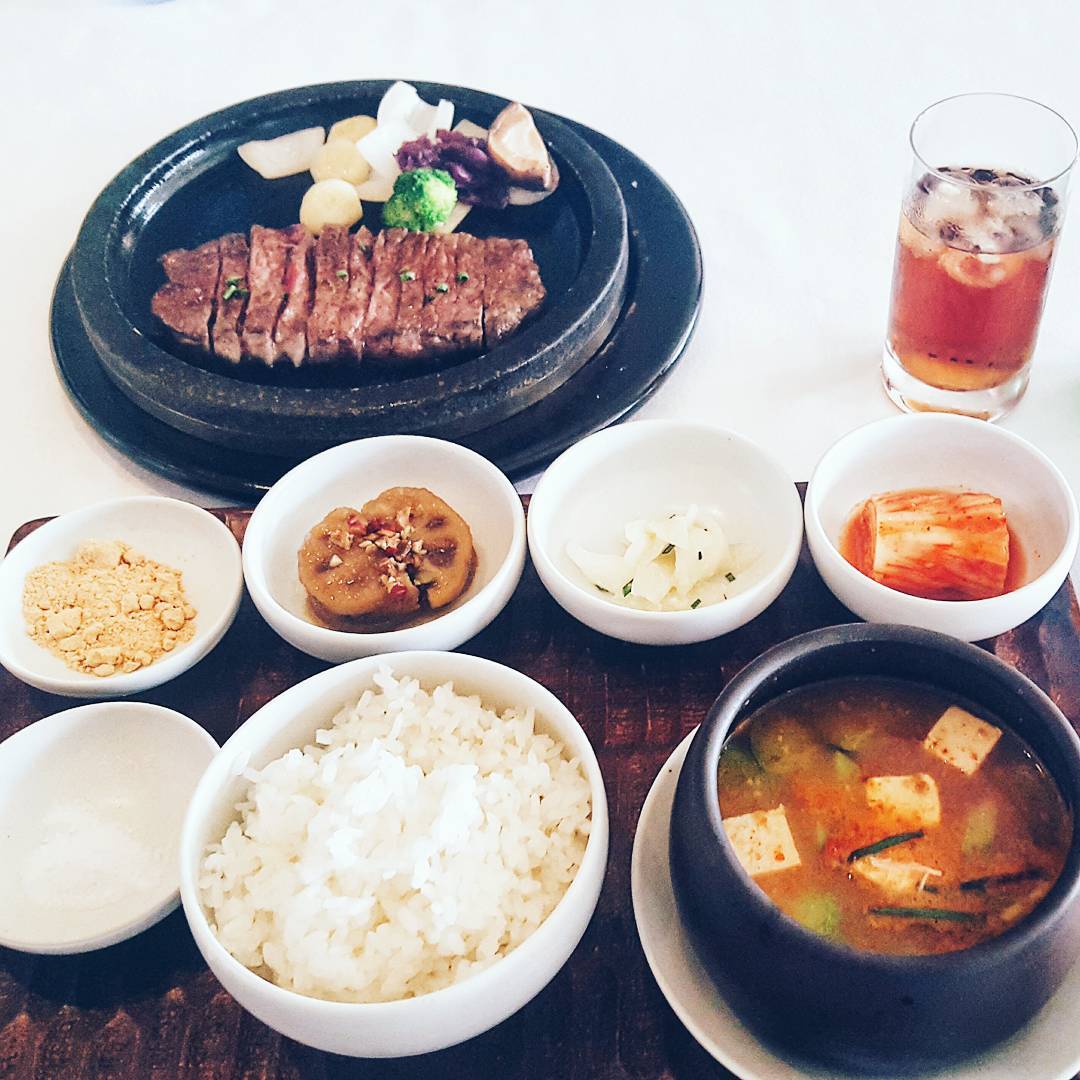 Seoul Restaurants view Korea - mugunghwa beef food menu lotte hotel