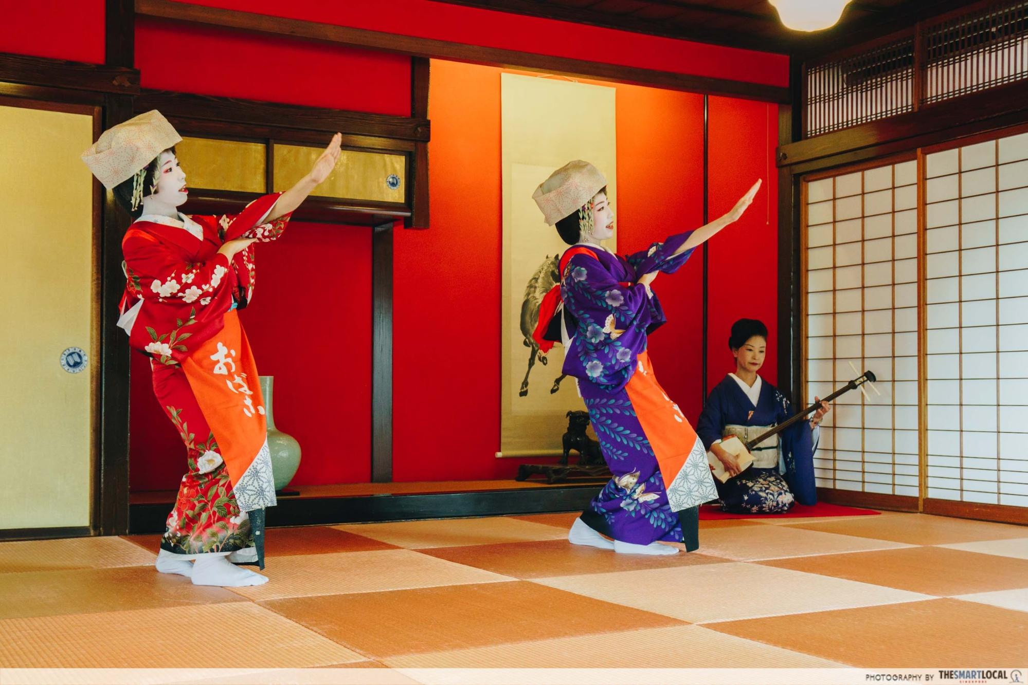 Tohoku Japan - maiko geisha dance