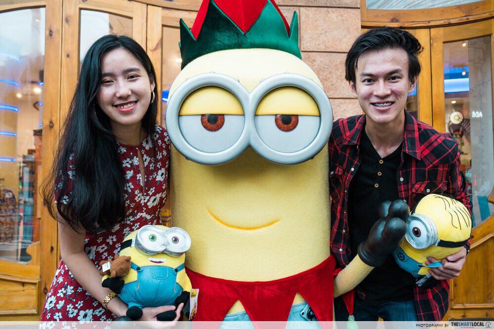 minion couple shot