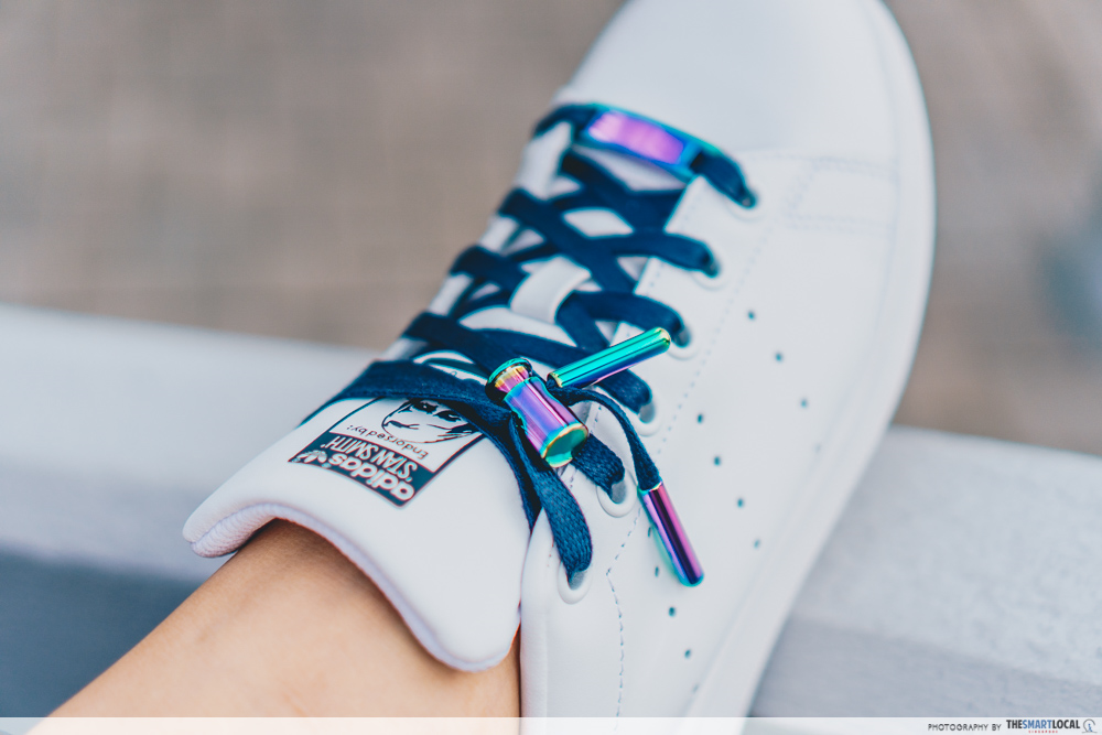 coloured shoelaces and holographic plates, lock, and tip