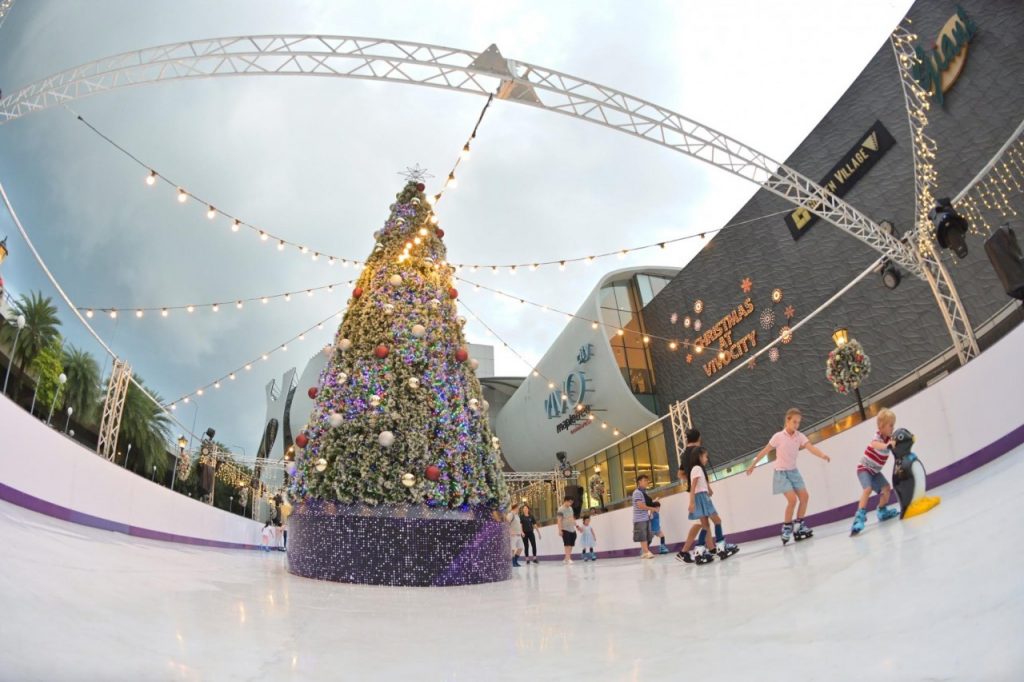 VivoCity's Christmas Outdoor Skating Rink Features Kpop On Tuesday