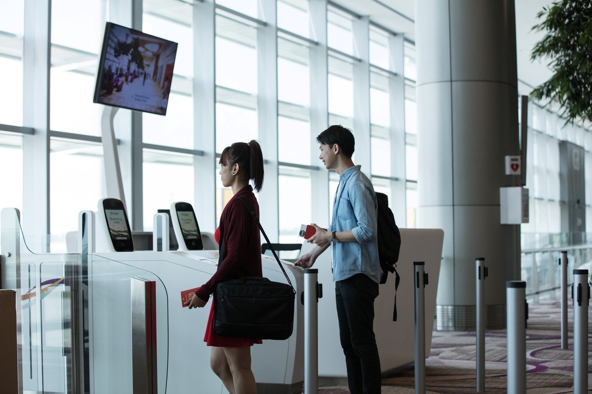 Features in Changi Airport T4 - self-boarding gates