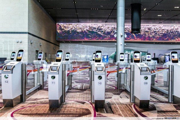 Features in Changi Airport T4 - automated gates