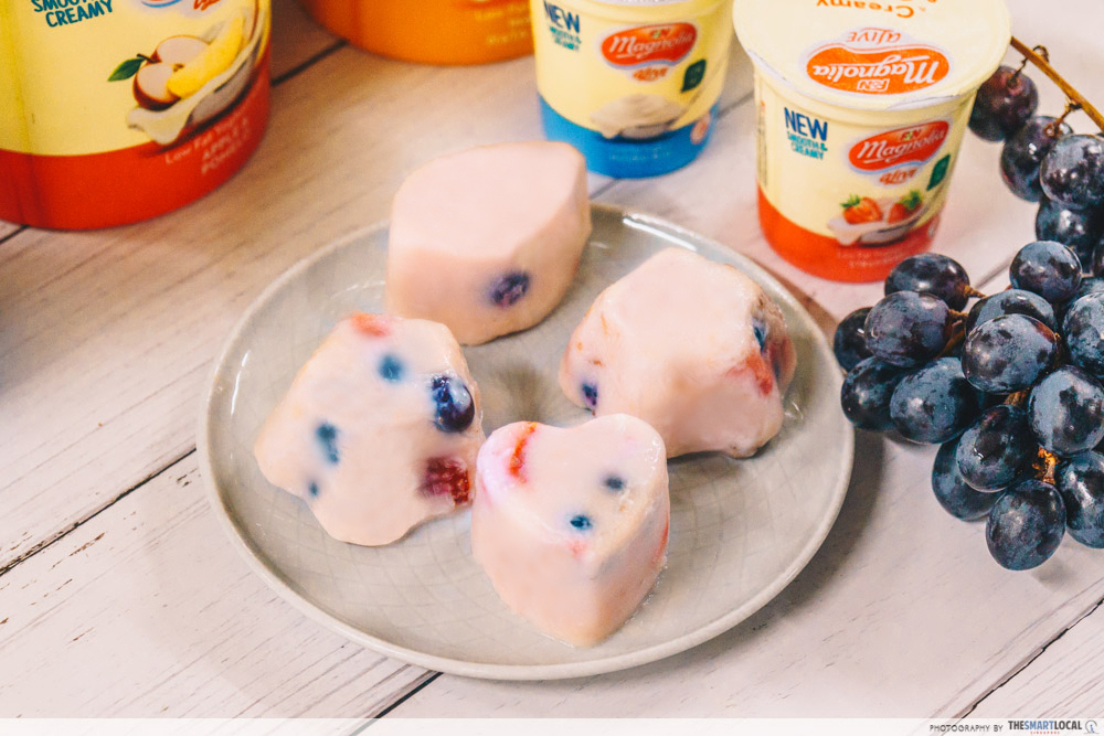 mini strawberry yoghurt pops 