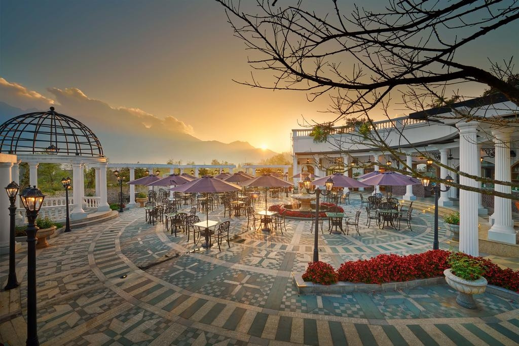 Luxury hotels in SEA - Silk Path Grand Resort