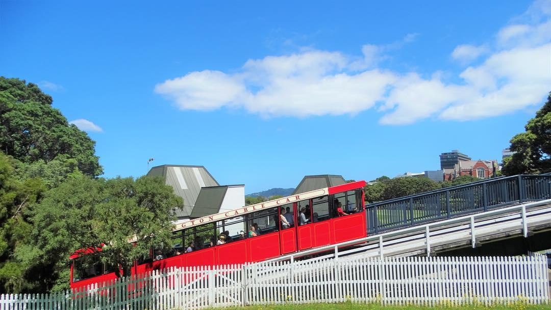 wellington red cable car
