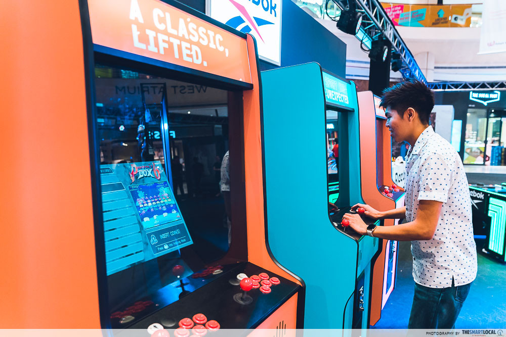 reebok pop up event arcade machine
