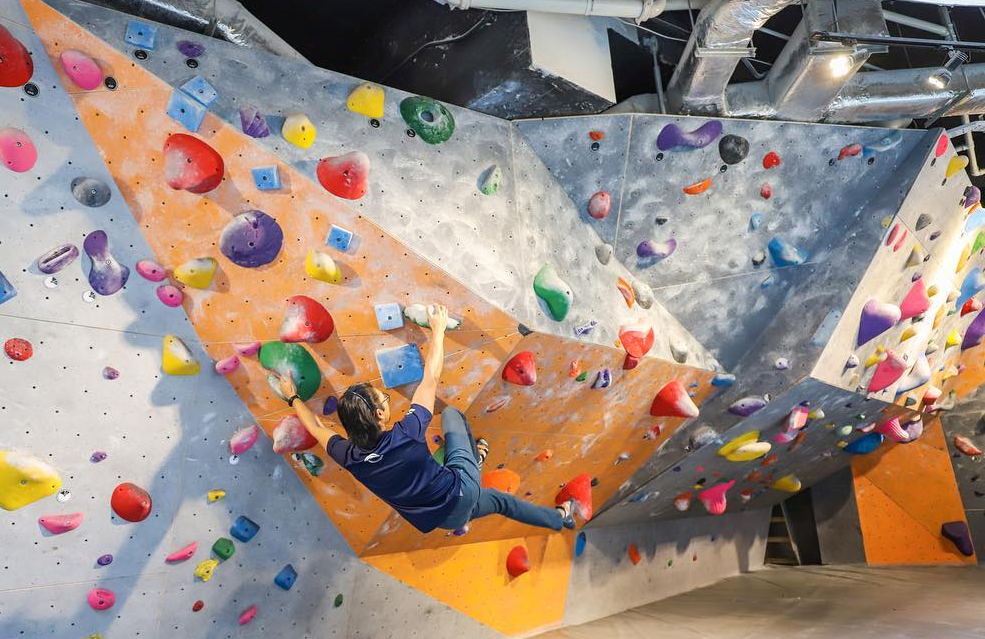 rock climbing bouldering gym singapore beginners pro indoor rock climbing climb central