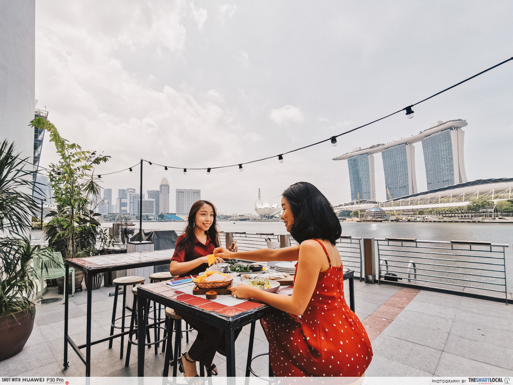 waterfront cafes singapore scenic alfresco dining superloco customs house