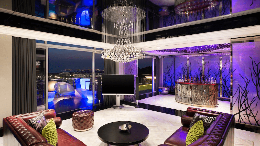 extreme wow suite living room