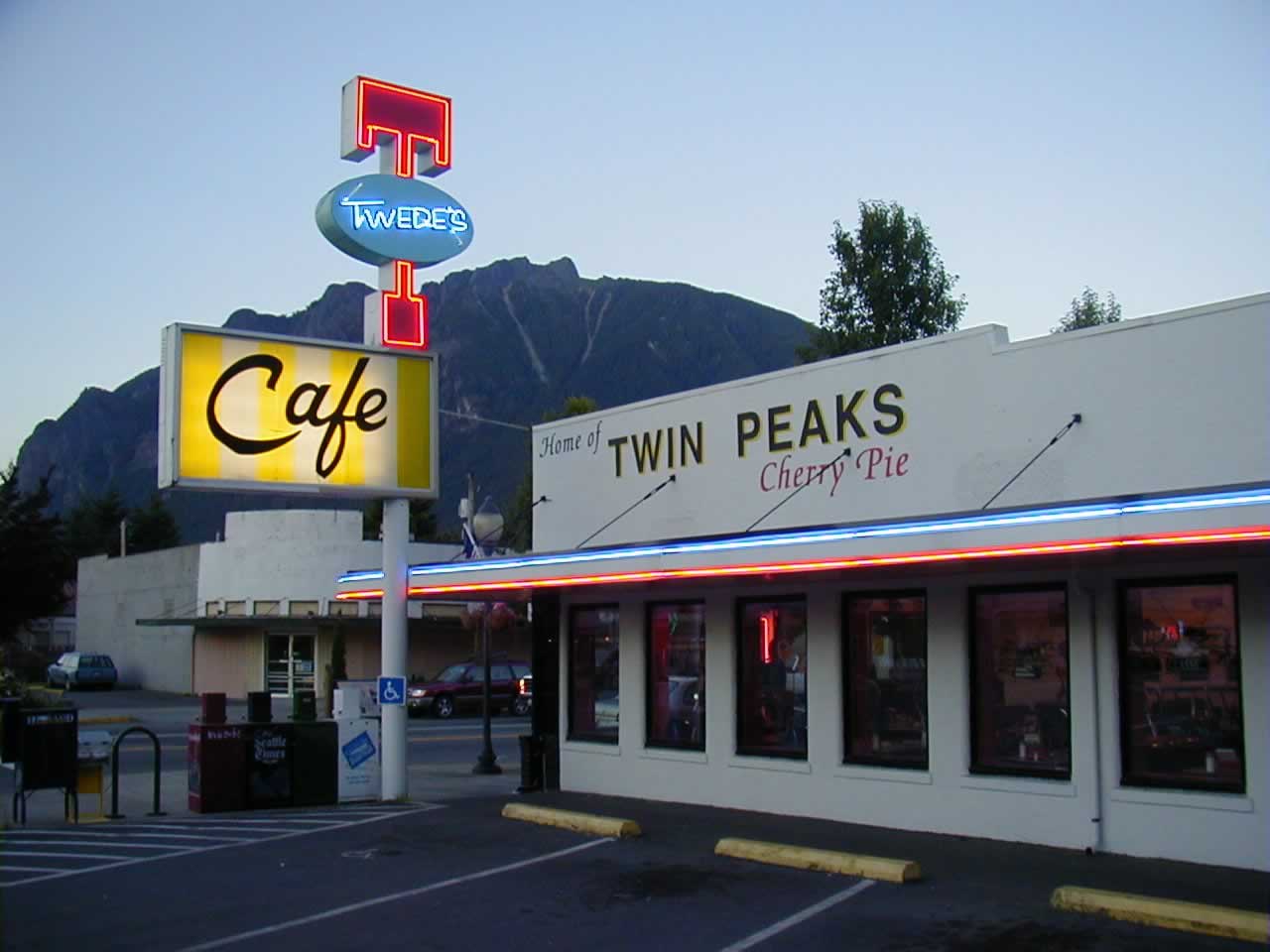 Seattle travel guide SIA - twedes cafe twin peaks double r