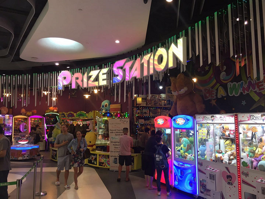 Claw Machines in Singapore, Prize station