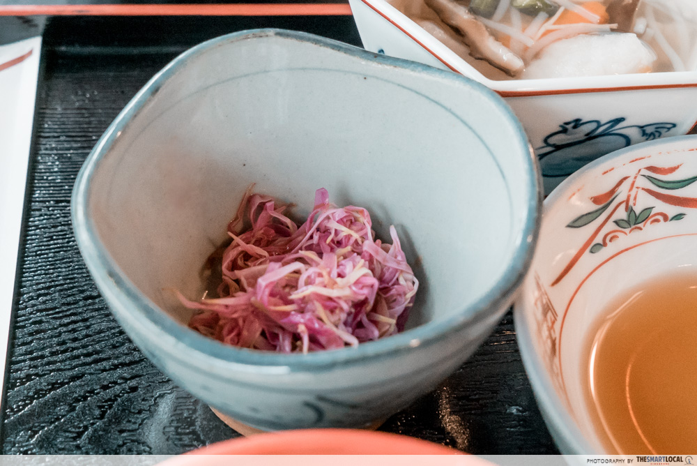 Must-Try dishes in Nigata - Chrysanthemum flowers marinated in vinegari