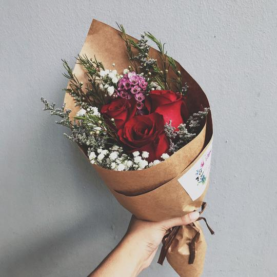 Valentine's Day bouquets under - classic rose bouquet