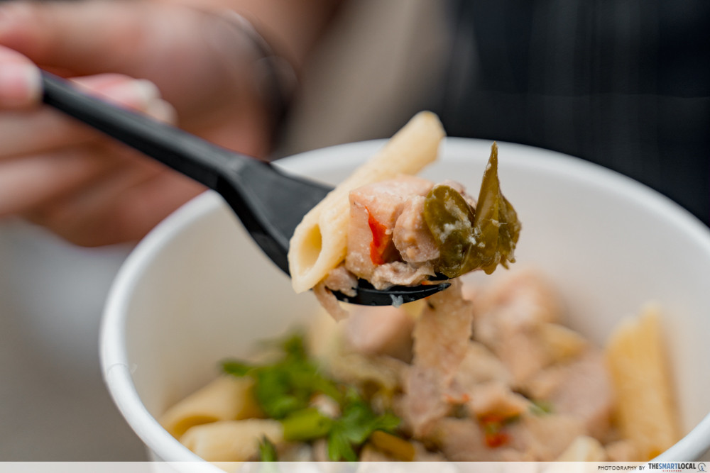 Green curry pasta - The Island Exchange