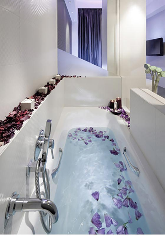 moon 23 hotel romantic hotel singapore boutique suite private pool bathtub