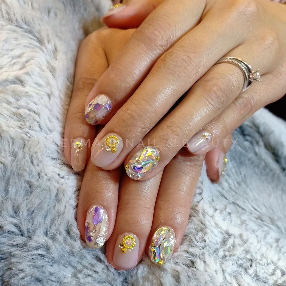 nails with gems