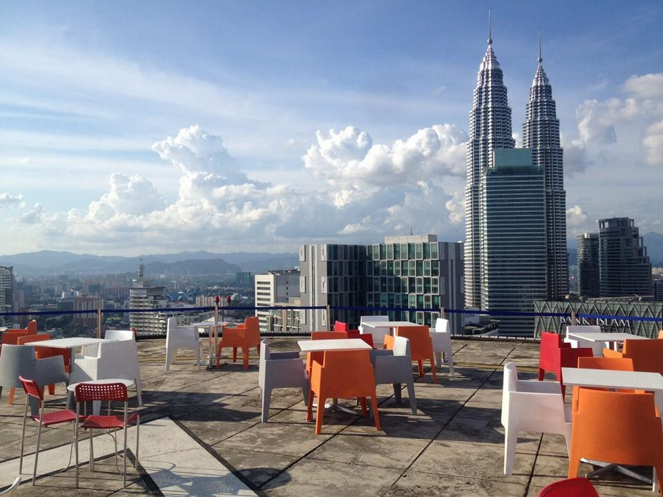 best rooftop bars in Kuala lumpur kl cheap drinks city views heli lounge bar