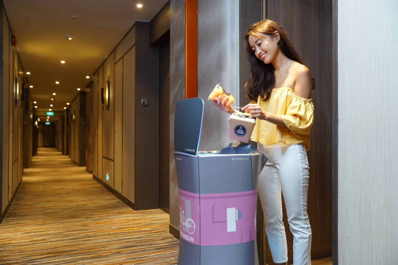 hotel jen tanglin food delivery robot 