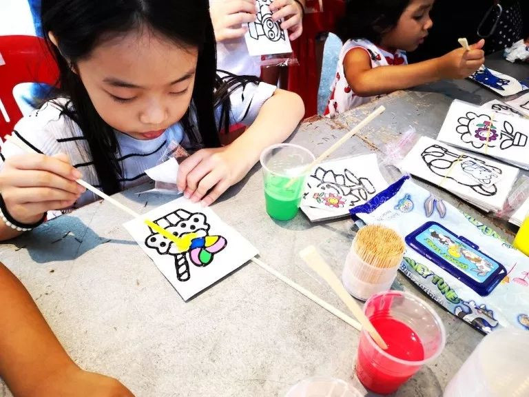 kids window craft painting mall