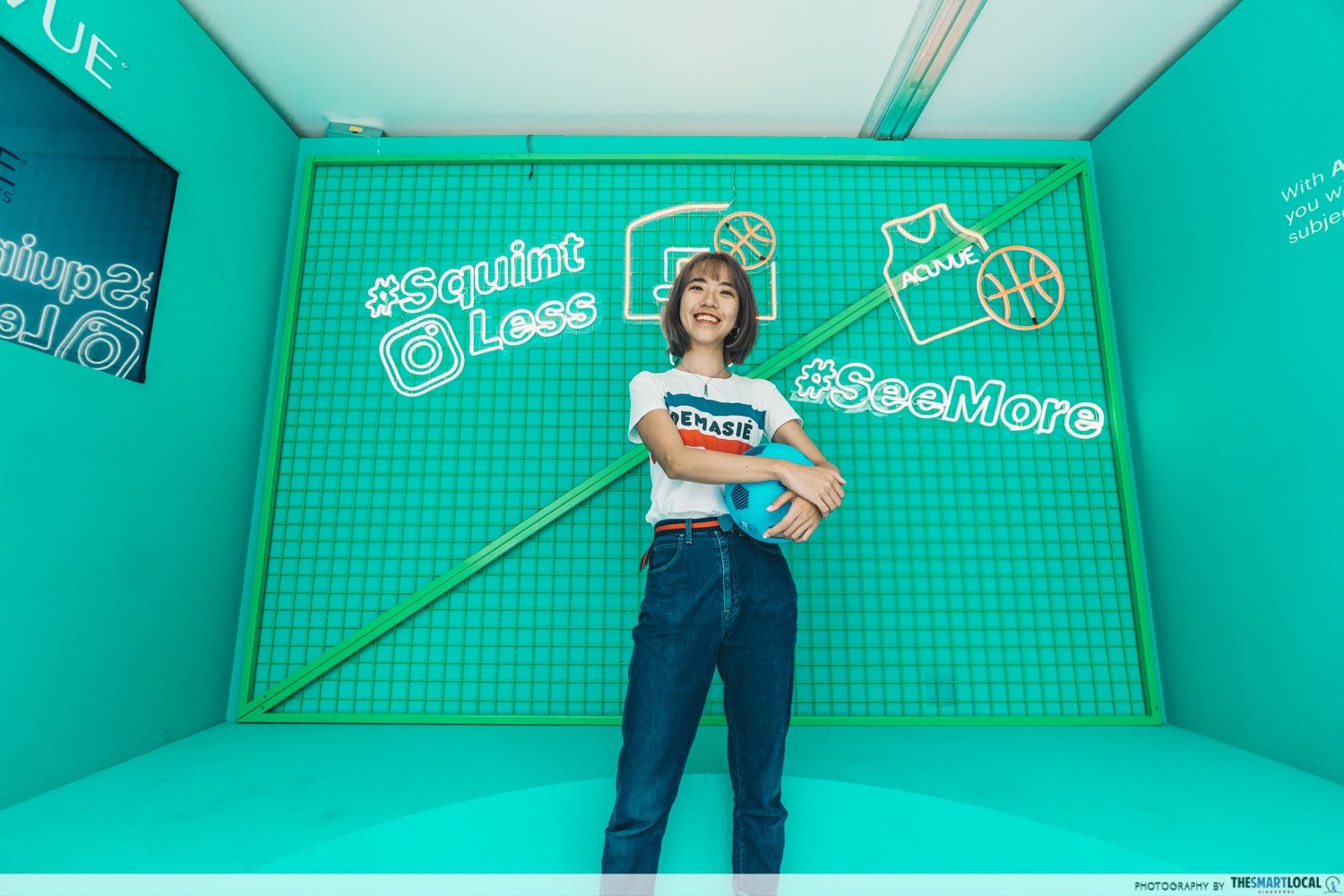 ACUVUE Pop-up's insta wall