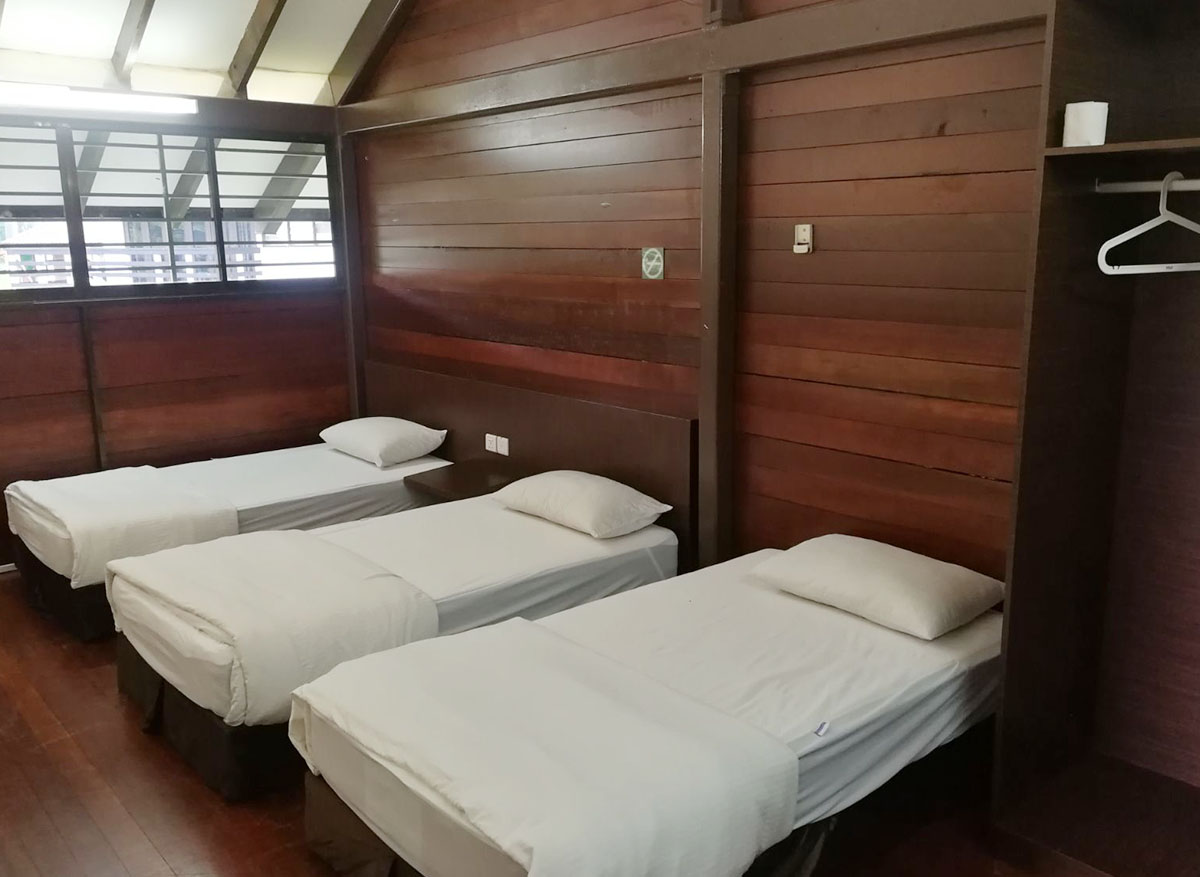 chalets in singapore - hometeamns bukit batok villa bedroom