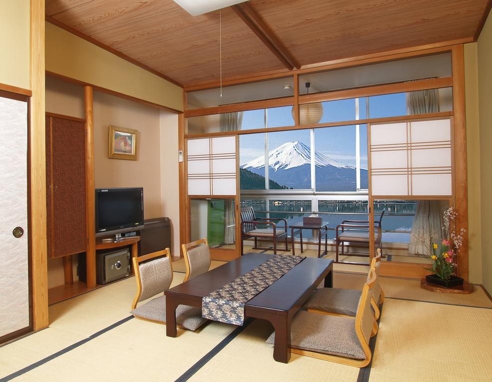 10 Hotels In Japan With Views Of Mount Fuji That Look Straight Out Of A Postcard new century room