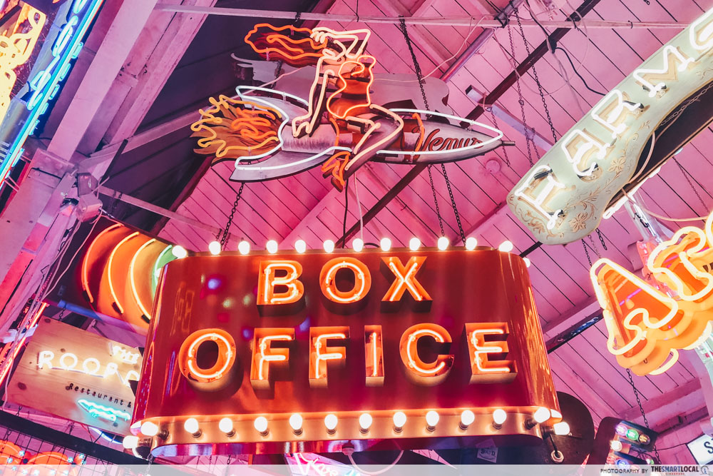 Neon signs - Box Office