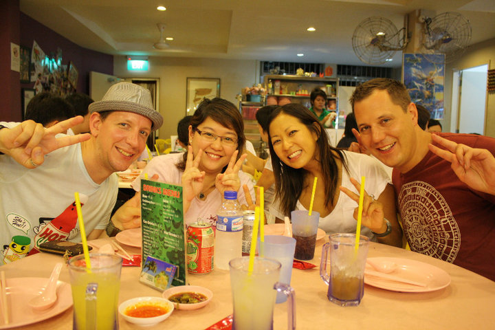 backpacking in singapore - couchsurfing
