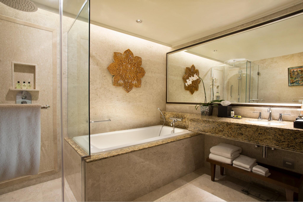 bali luxury hotels - intercontinental bali bathroom