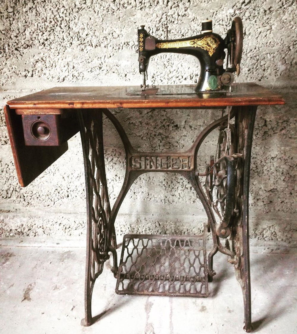 nostalgic items Singer sewing machine 