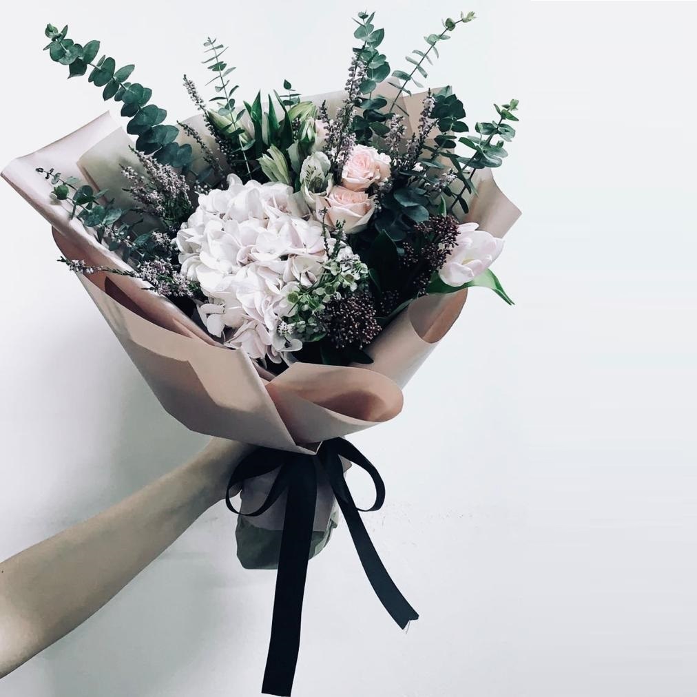 Florist Design Flower Bouquet   Flower, Chocolate, snacks and gift delivery  in Seoul and South Korea - Korea's most trusted online flower and gift  store with English service and 350+ reviews