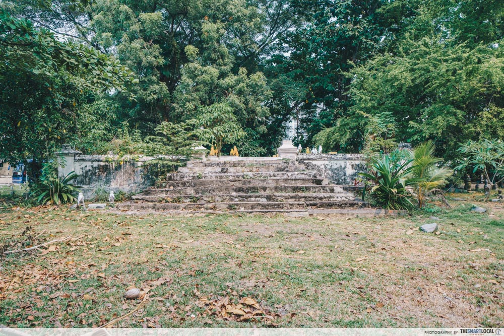 interesting singapore sites - jalan kubor cemetery or the tomb of malayan princes