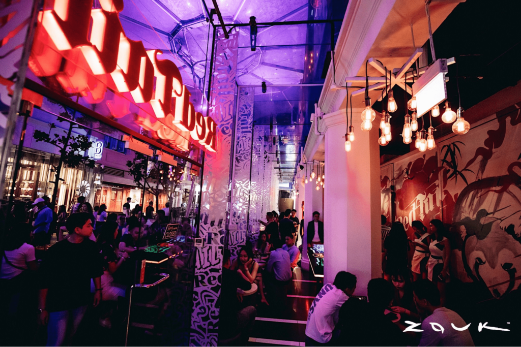 Best Bars, Clubs & Nightlife Spots In Singapore To Party At If Your