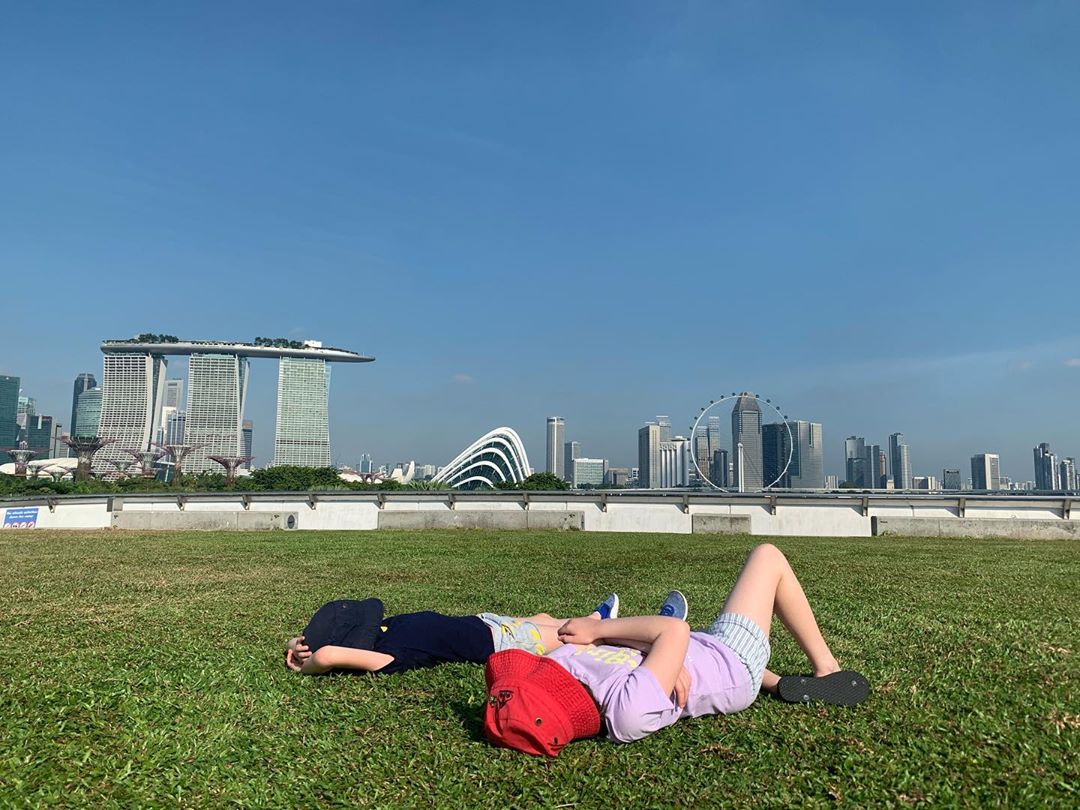 feng shui in singapore architecture - marina barrage lawn