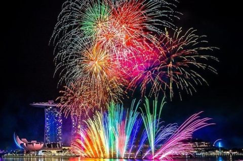 9 Free New Year&#039;s Eve Events In Singapore - Fireworks, Countdown Parties, &amp; Light Exhibitions